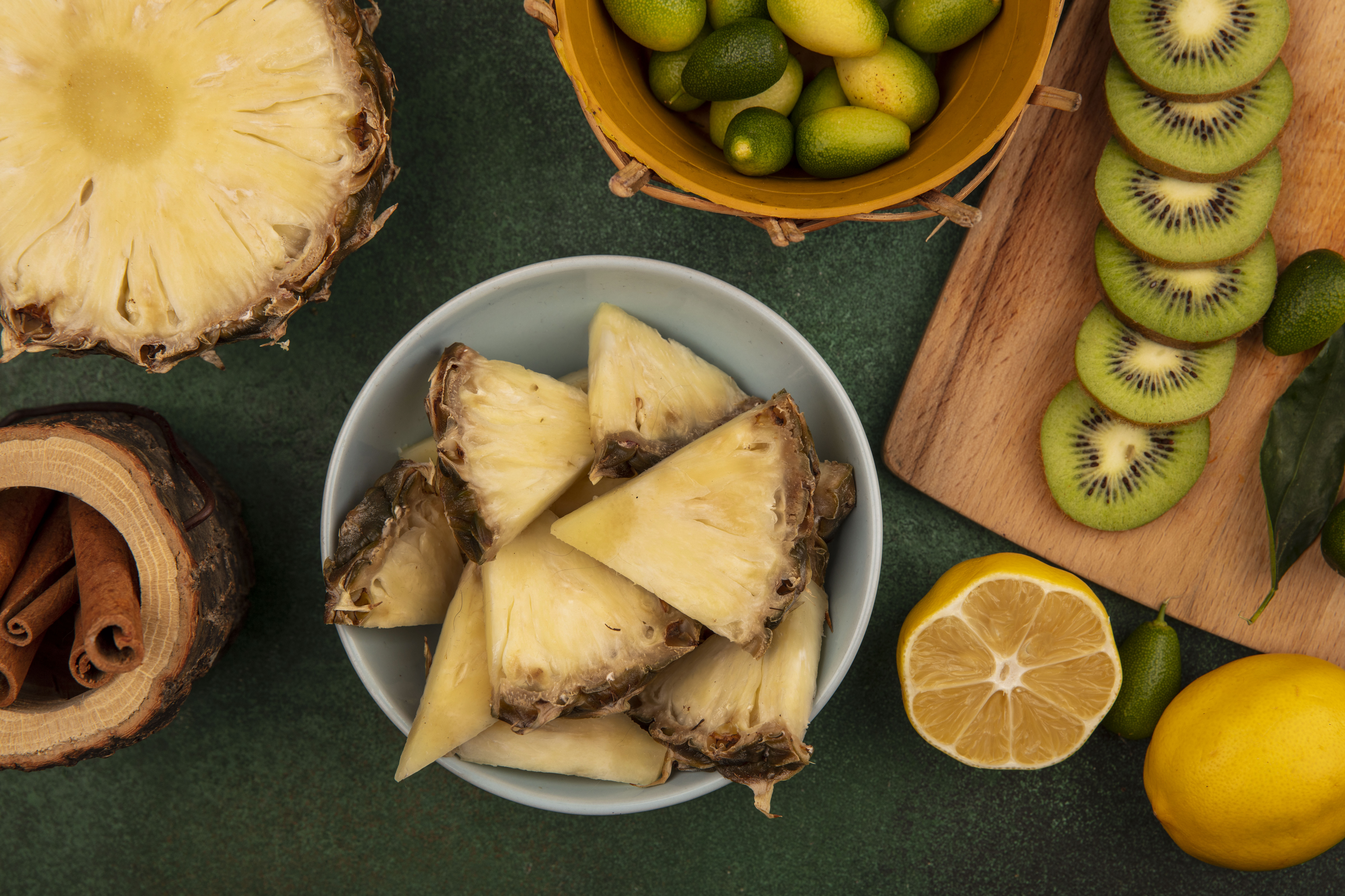 /content/dam/zespri/es/elige-sano/Blog/enero-2026/mujer%20bebiendo.jpg
