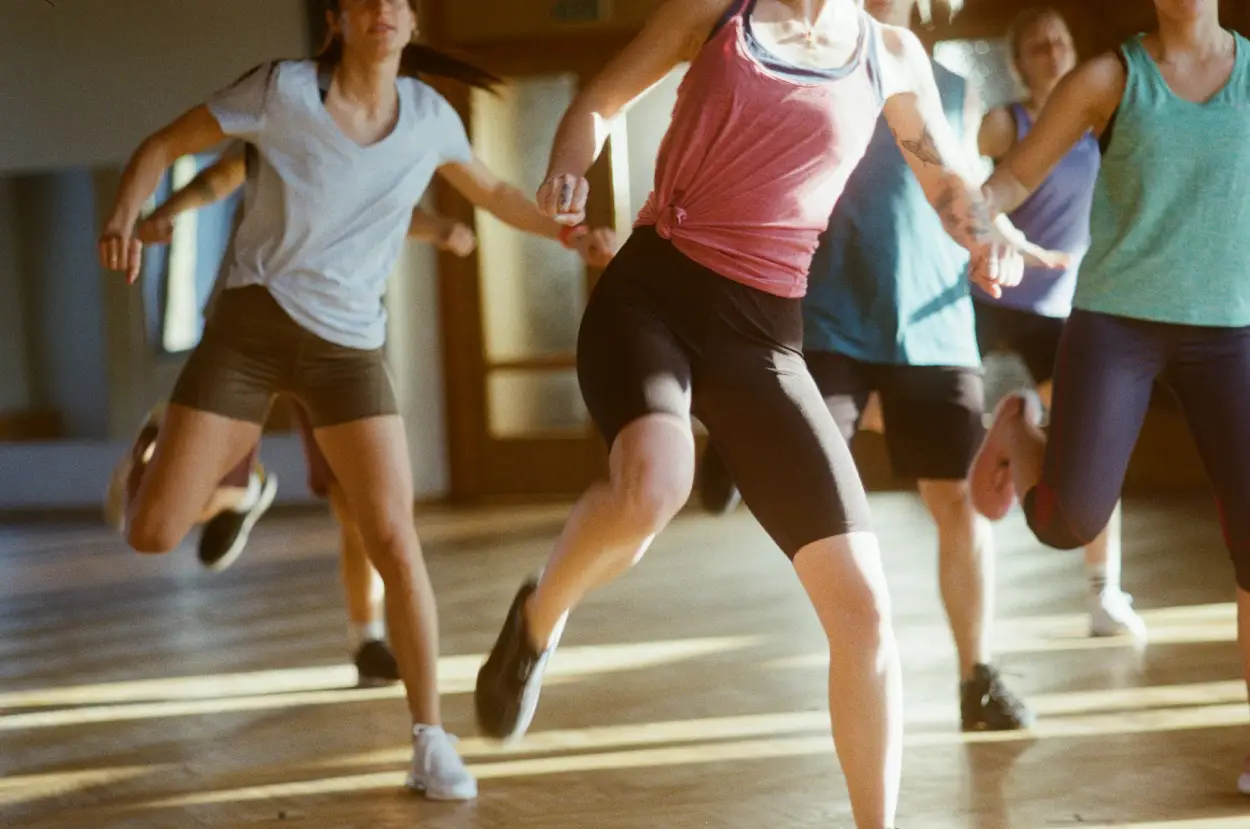 image-blogpost-ponle-ritmo-a-tu-bienestar-todo-lo-que-la-danza-despierta-en-tu-cuerpo-y-en-ti-masthead