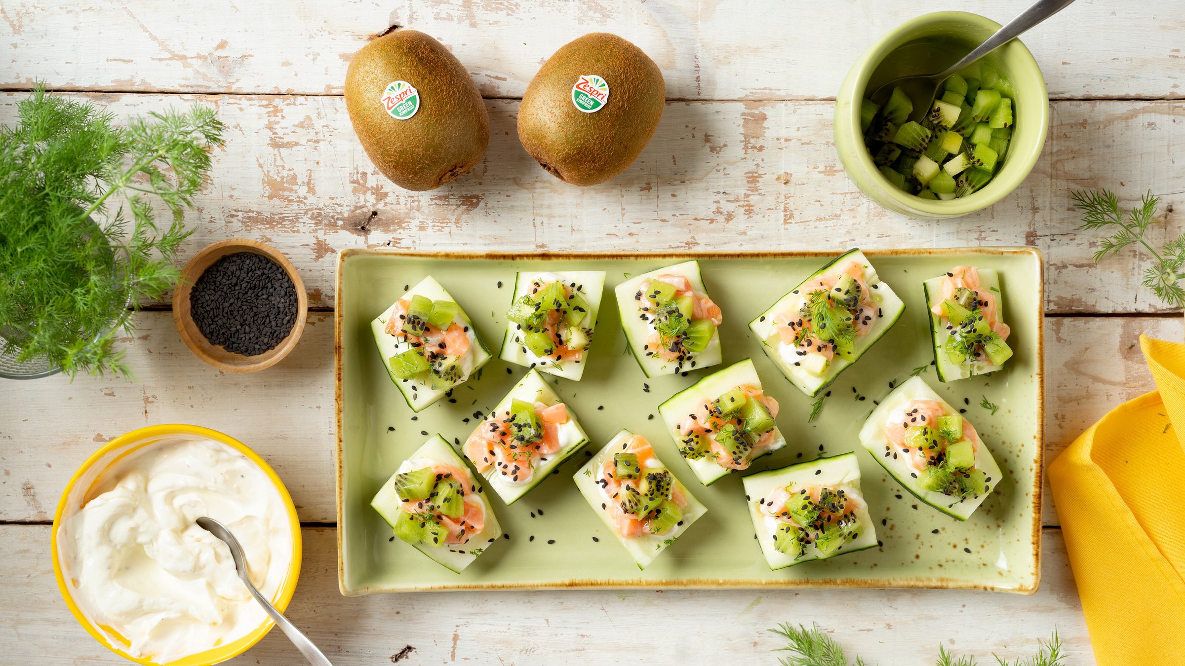 barquitas-de-pepino-con-queso-fresco-salmon-marinado-y-kiwi-recipe-detail