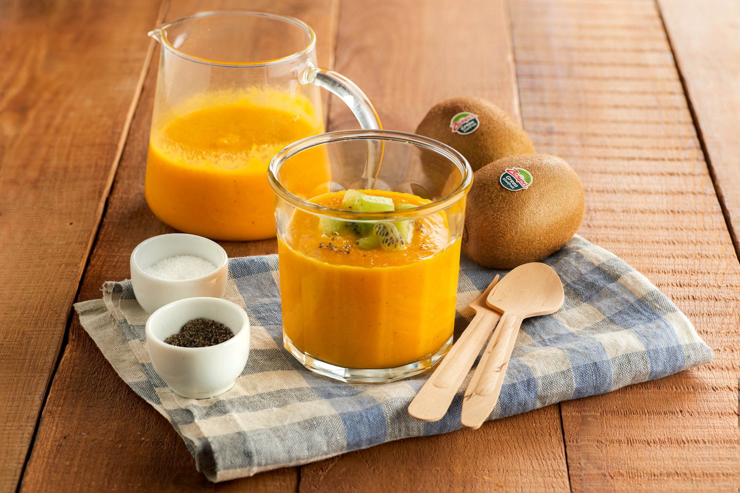 vasitos-de-crema-de-zanahoria-anacardos-y-kiwi-zespri-green